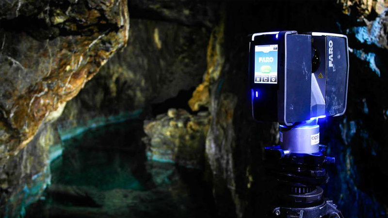  DERI JONES & ASSOCIATES