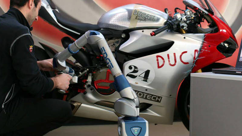 EIN GANZ BESONDERER MESSARM FUR EIN GANZ BESONDERES MOTORRAD_thumb